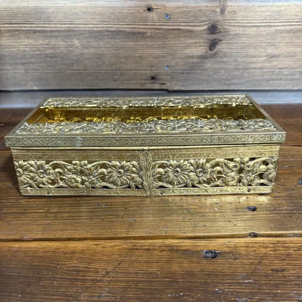 VTG Tissue Kleenex Box Holder Dispenser Victorian Hollywood Regency Felt Bottom